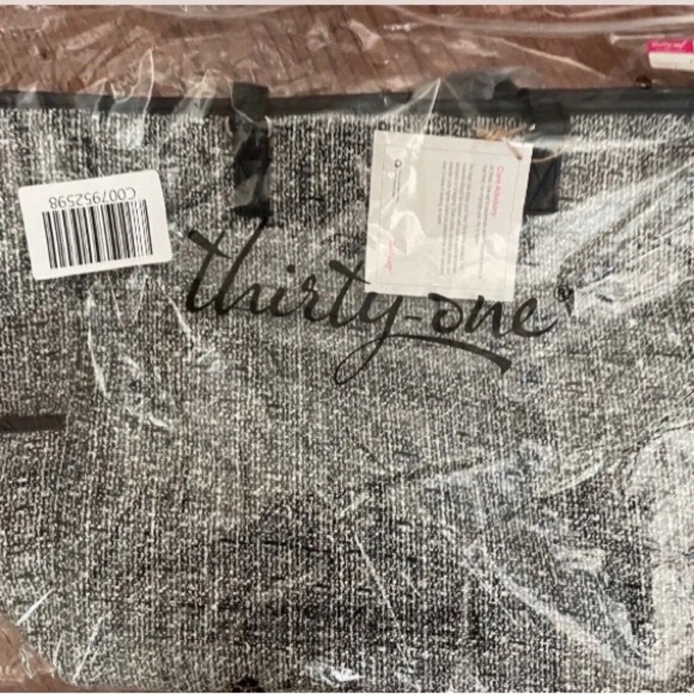 Thirty-One Gifts Cindy Tote - BRAND NEW - Posh Weave